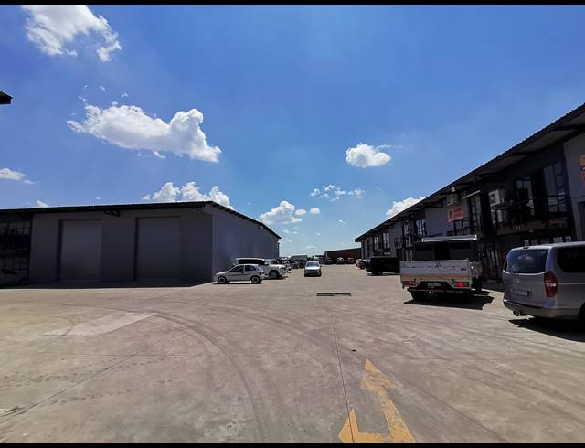 396M² WAREHOUSE TO LET IN POMONA